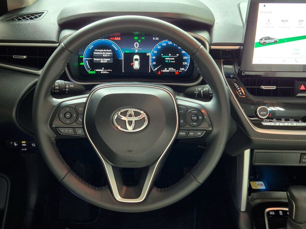 TOYOTA COROLLA CROSS