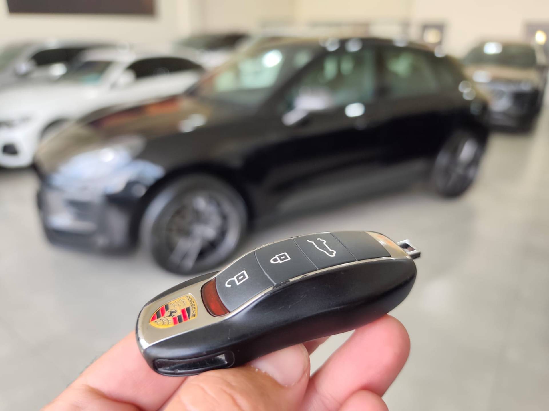 PORSCHE MACAN