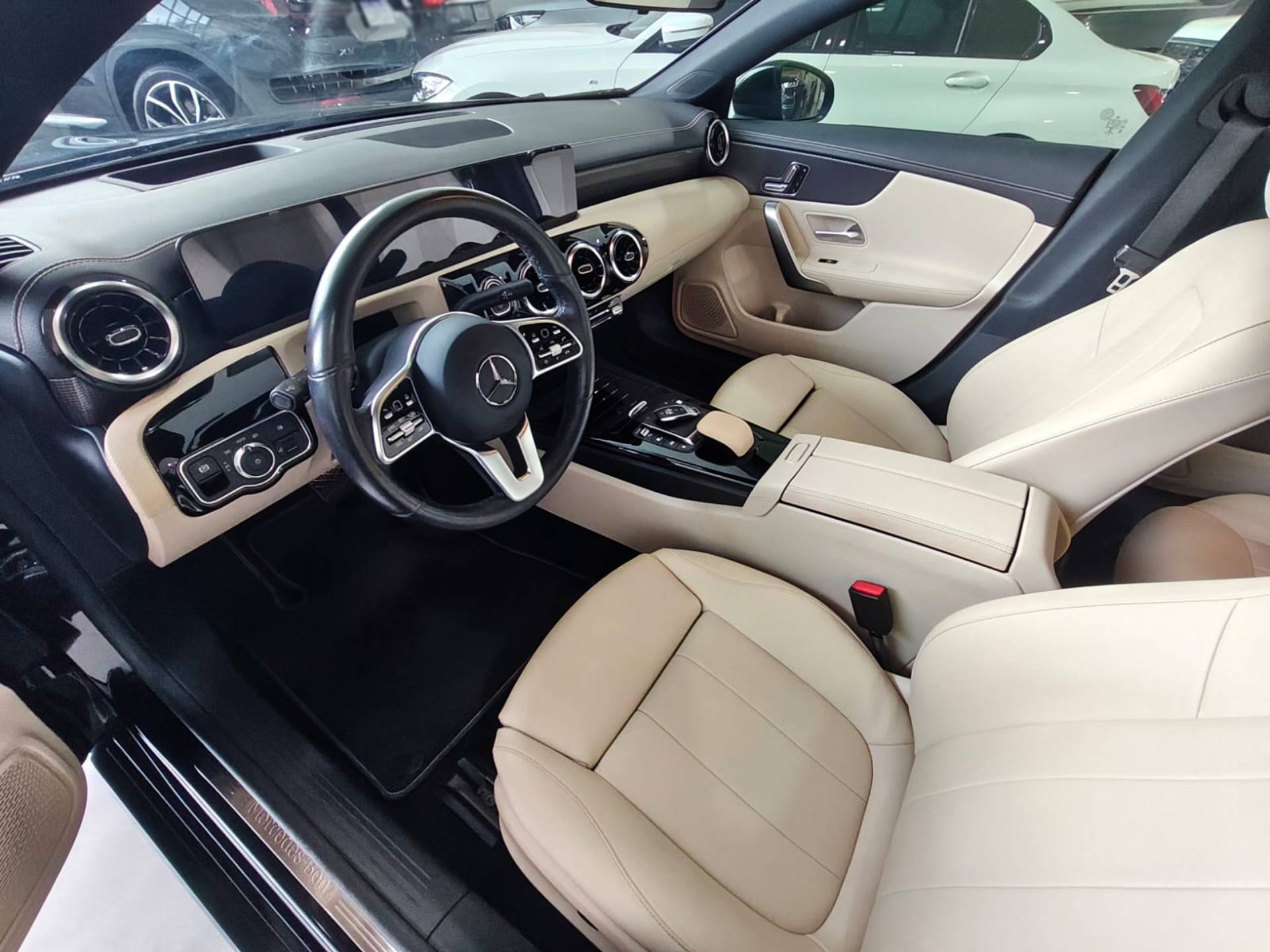 MERCEDES-BENZ CLA 250