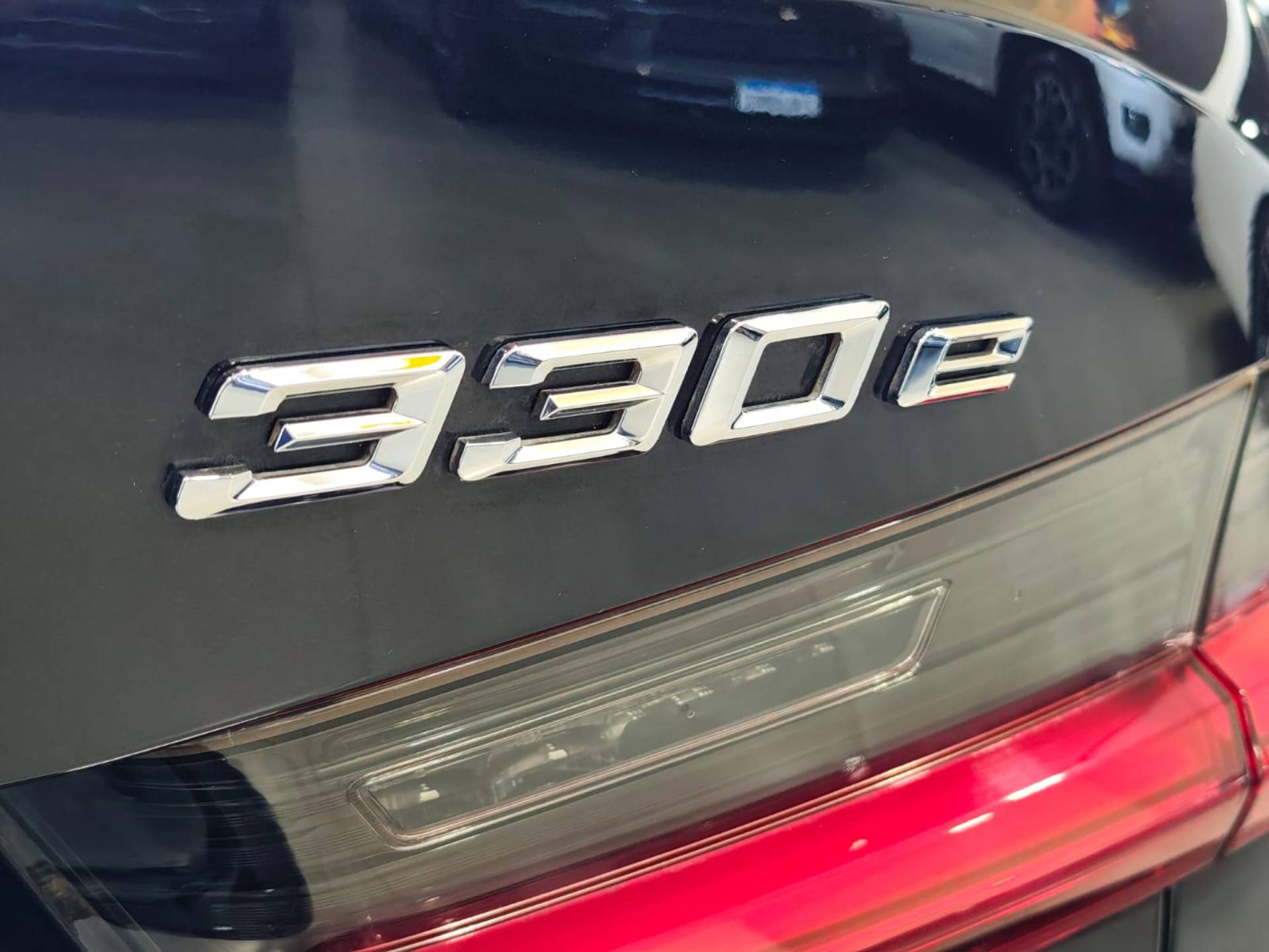 BMW 330e