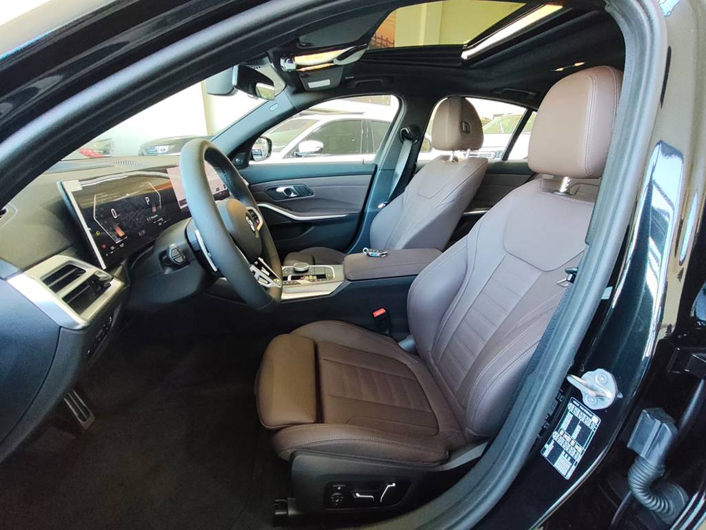 BMW 320i
