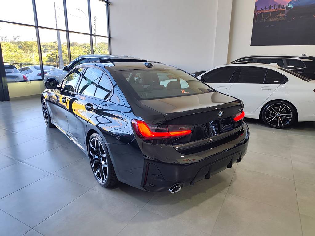BMW 320i