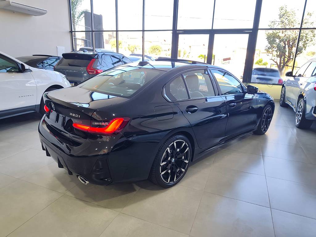 BMW 320i