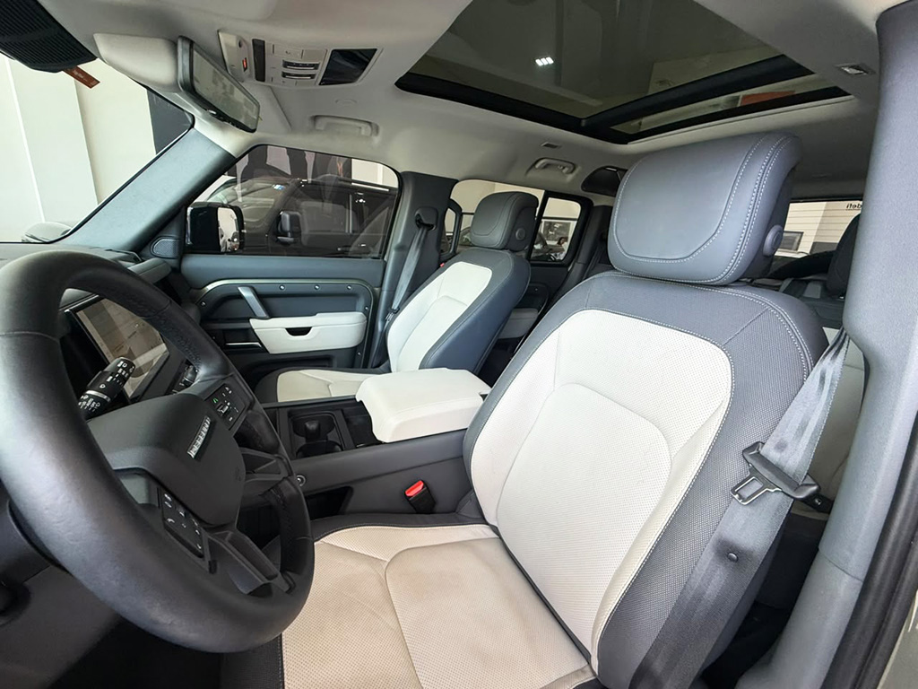 LAND ROVER DEFENDER