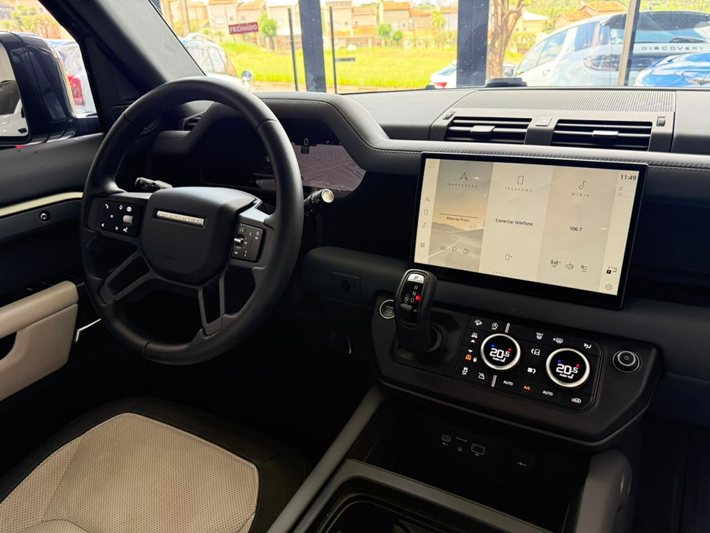 LAND ROVER DEFENDER