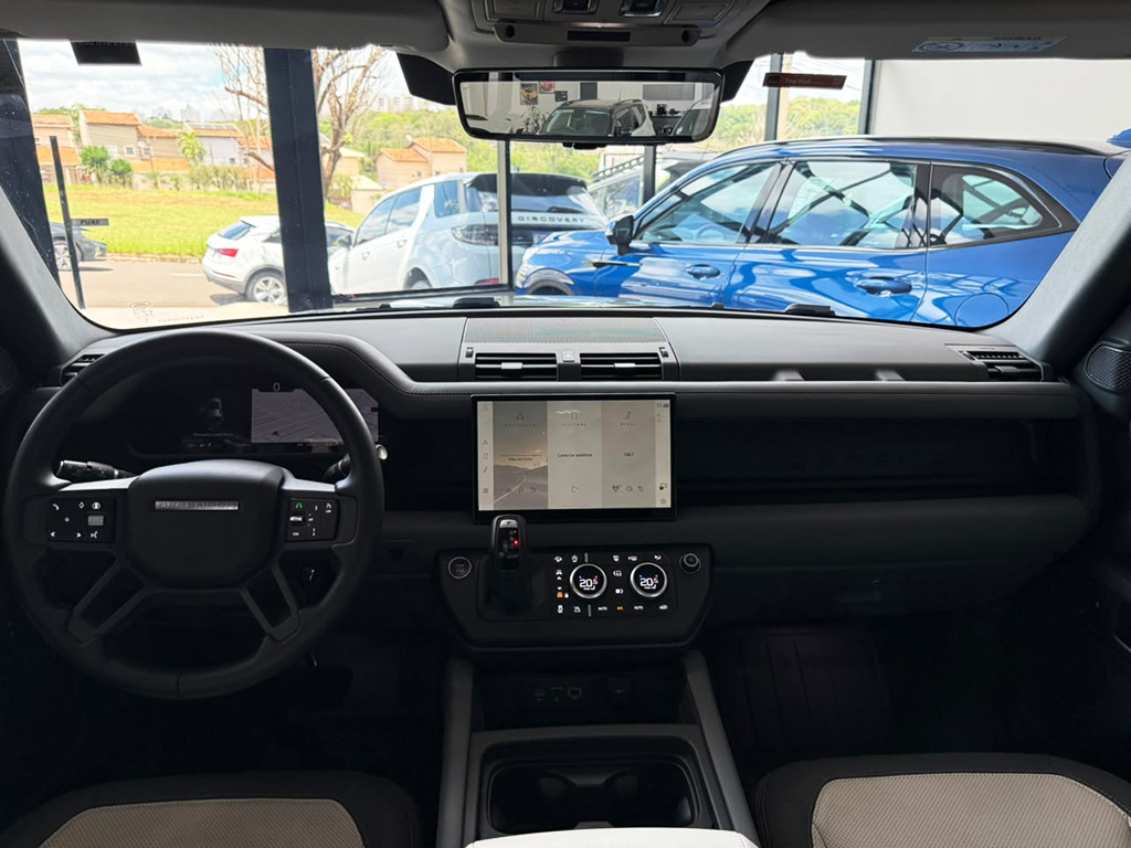 LAND ROVER DEFENDER