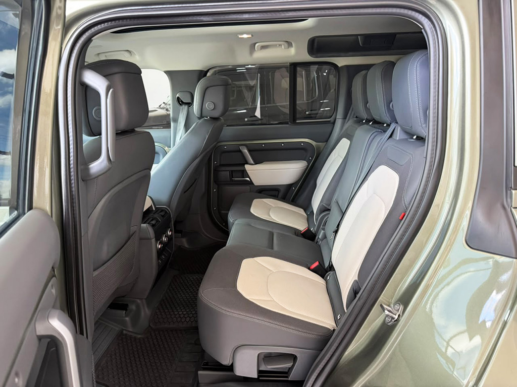 LAND ROVER DEFENDER