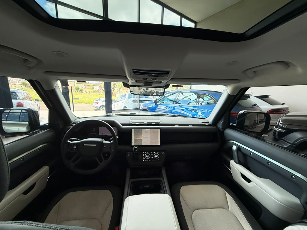 LAND ROVER DEFENDER