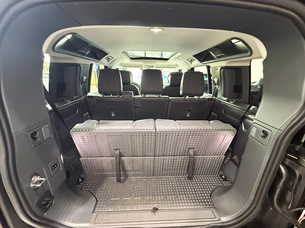 LAND ROVER DEFENDER