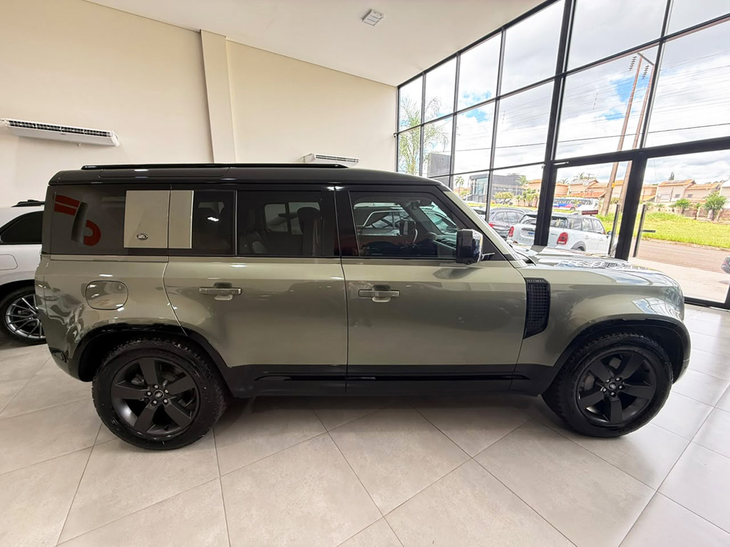 LAND ROVER DEFENDER