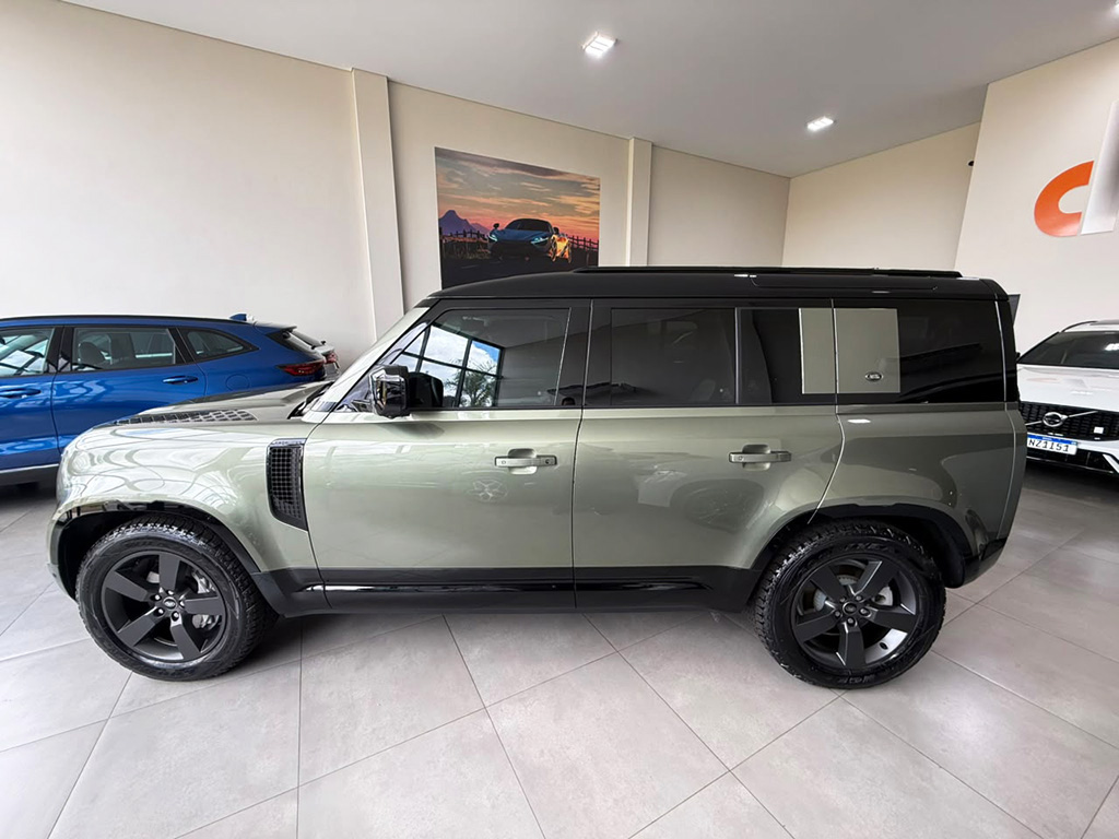 LAND ROVER DEFENDER