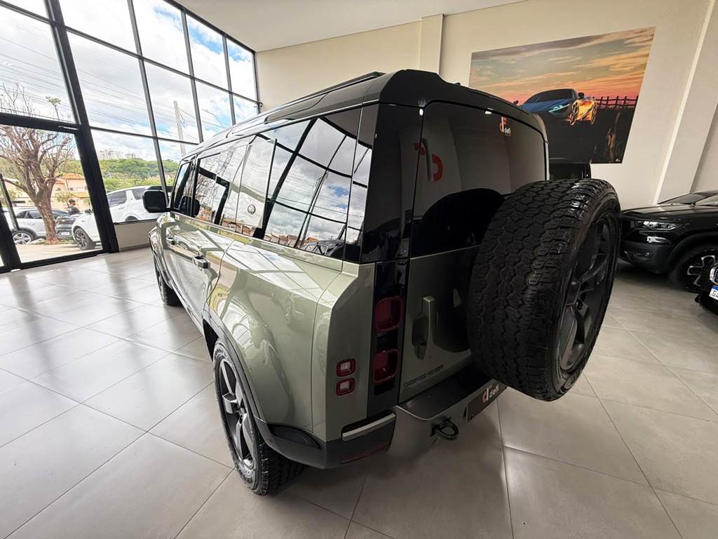 LAND ROVER DEFENDER