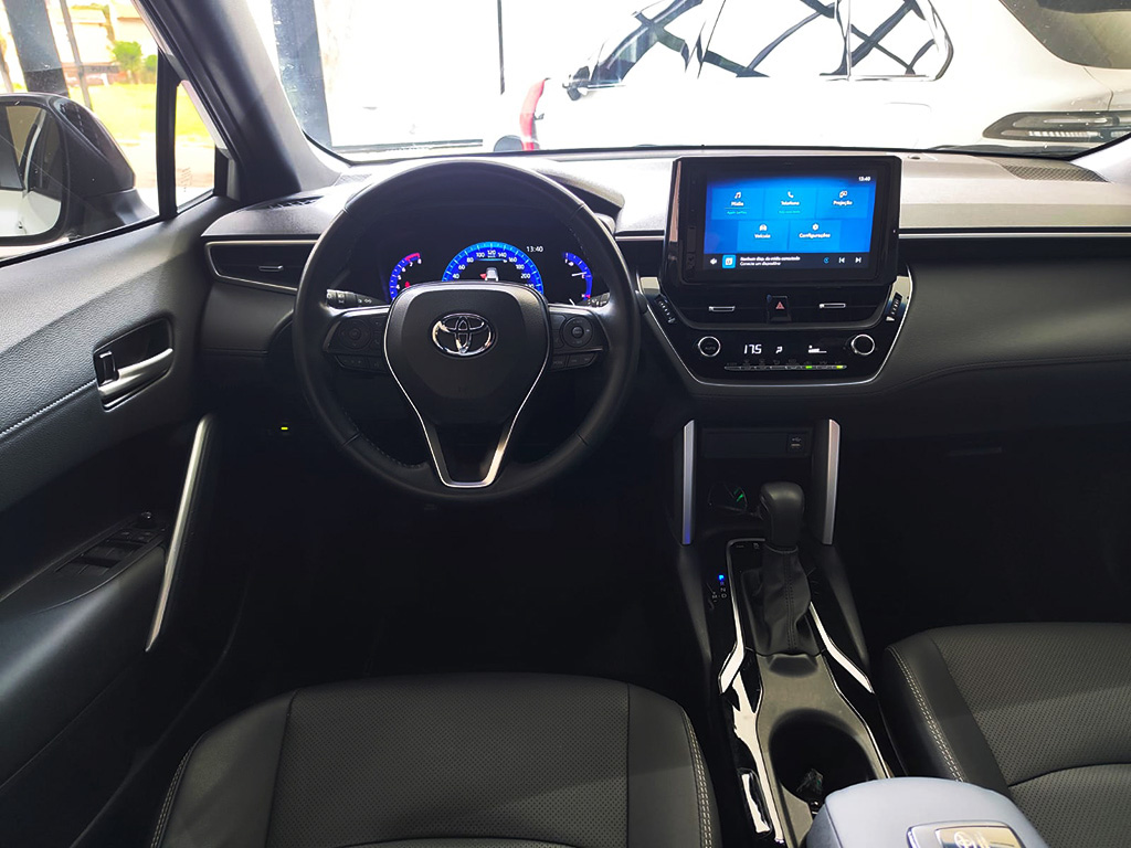 TOYOTA COROLLA CROSS