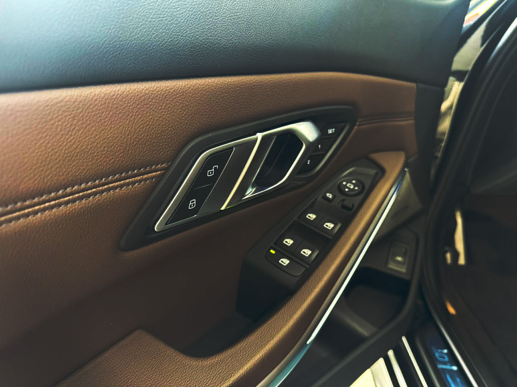 BMW 320i