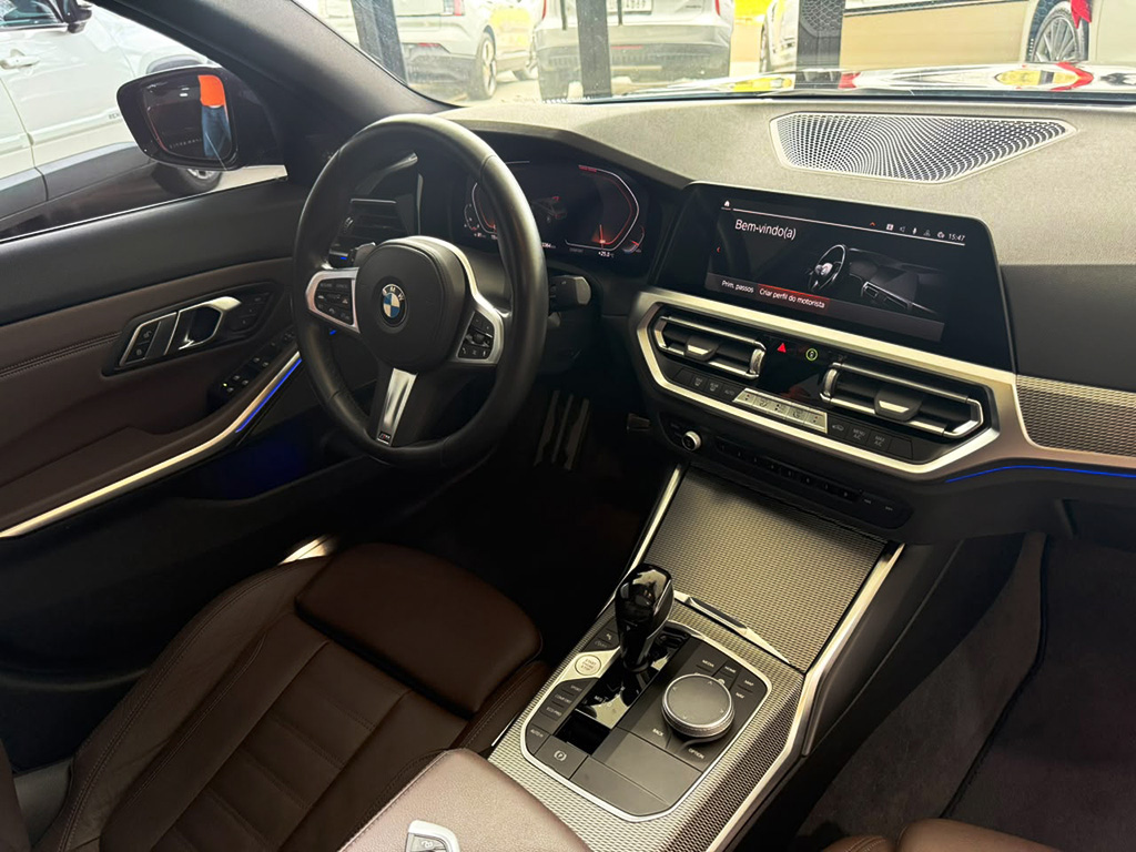 BMW 320i