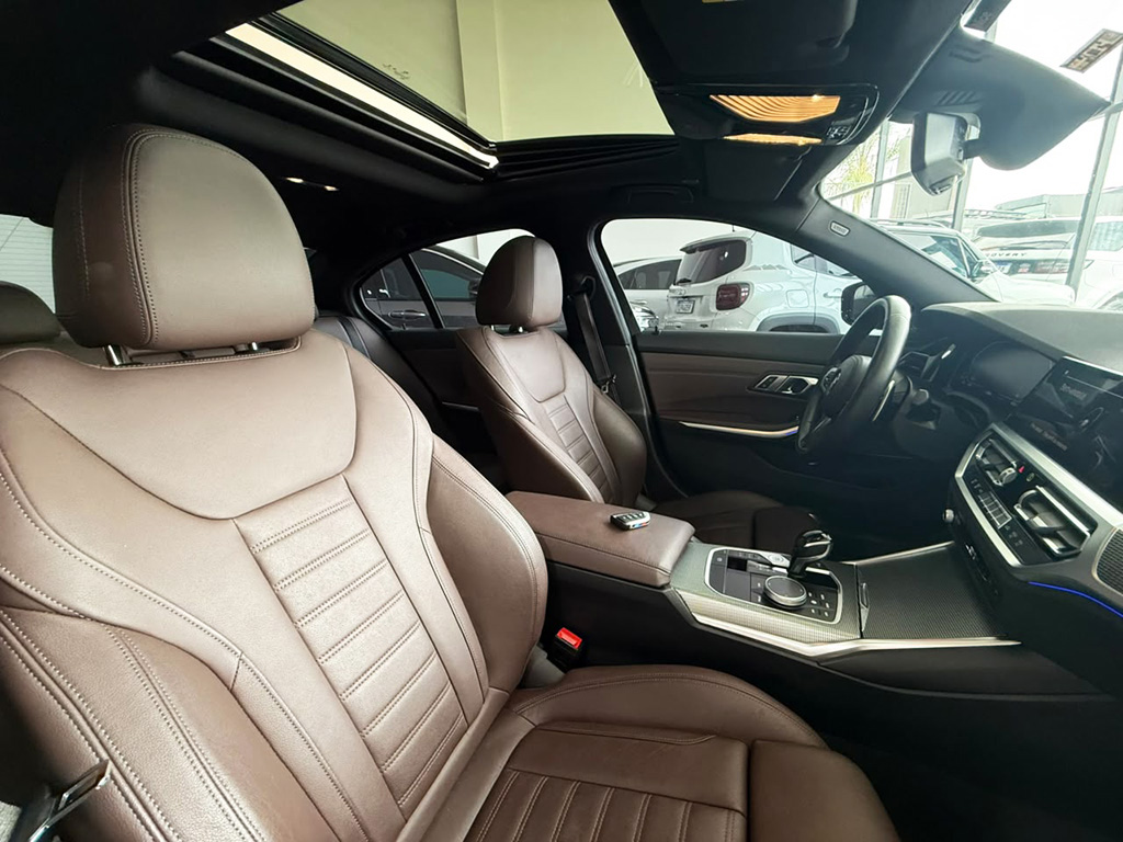 BMW 320i