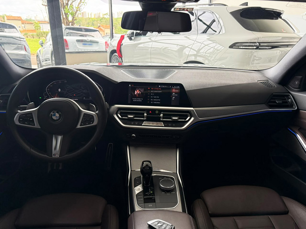 BMW 320i