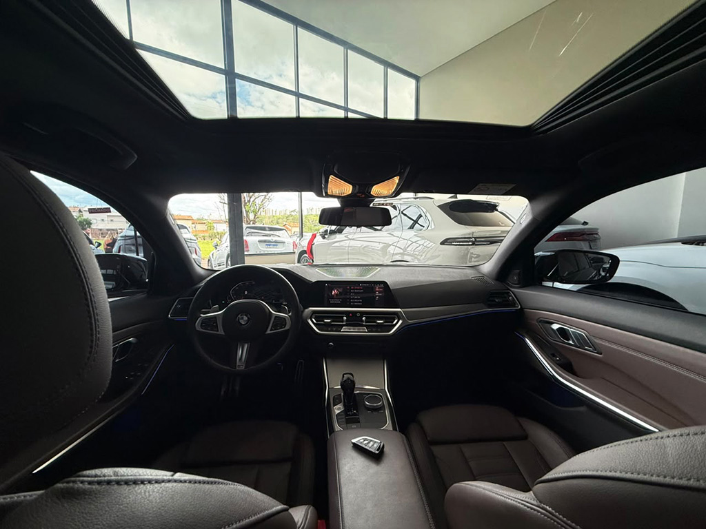 BMW 320i