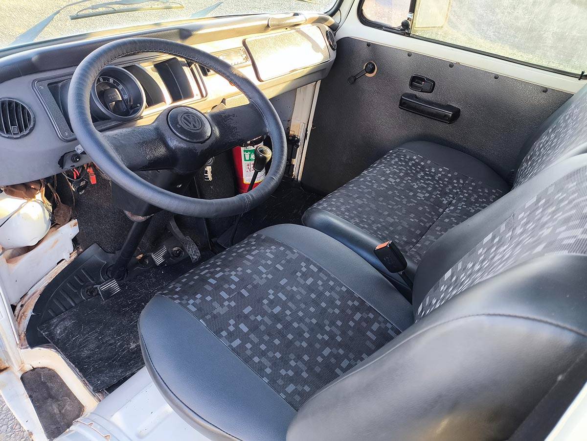 VOLKSWAGEN KOMBI