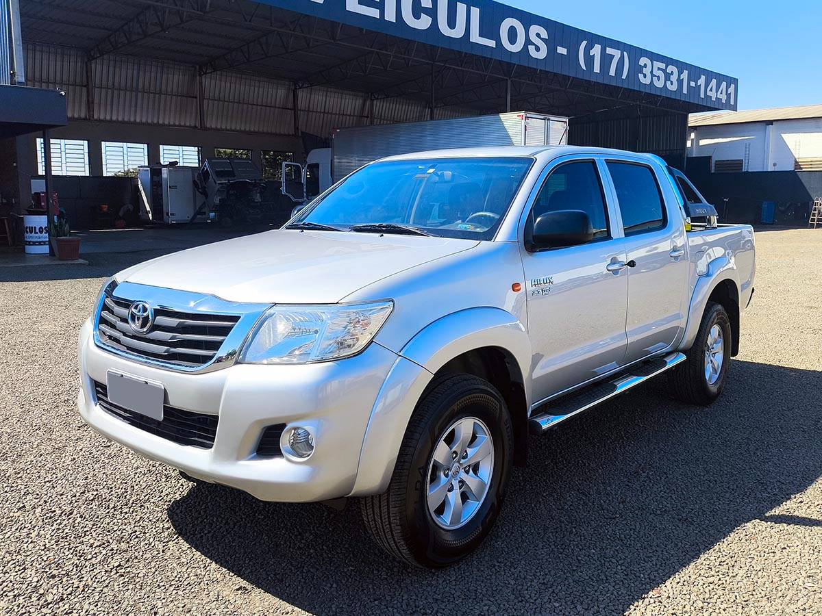 TOYOTA HILUX