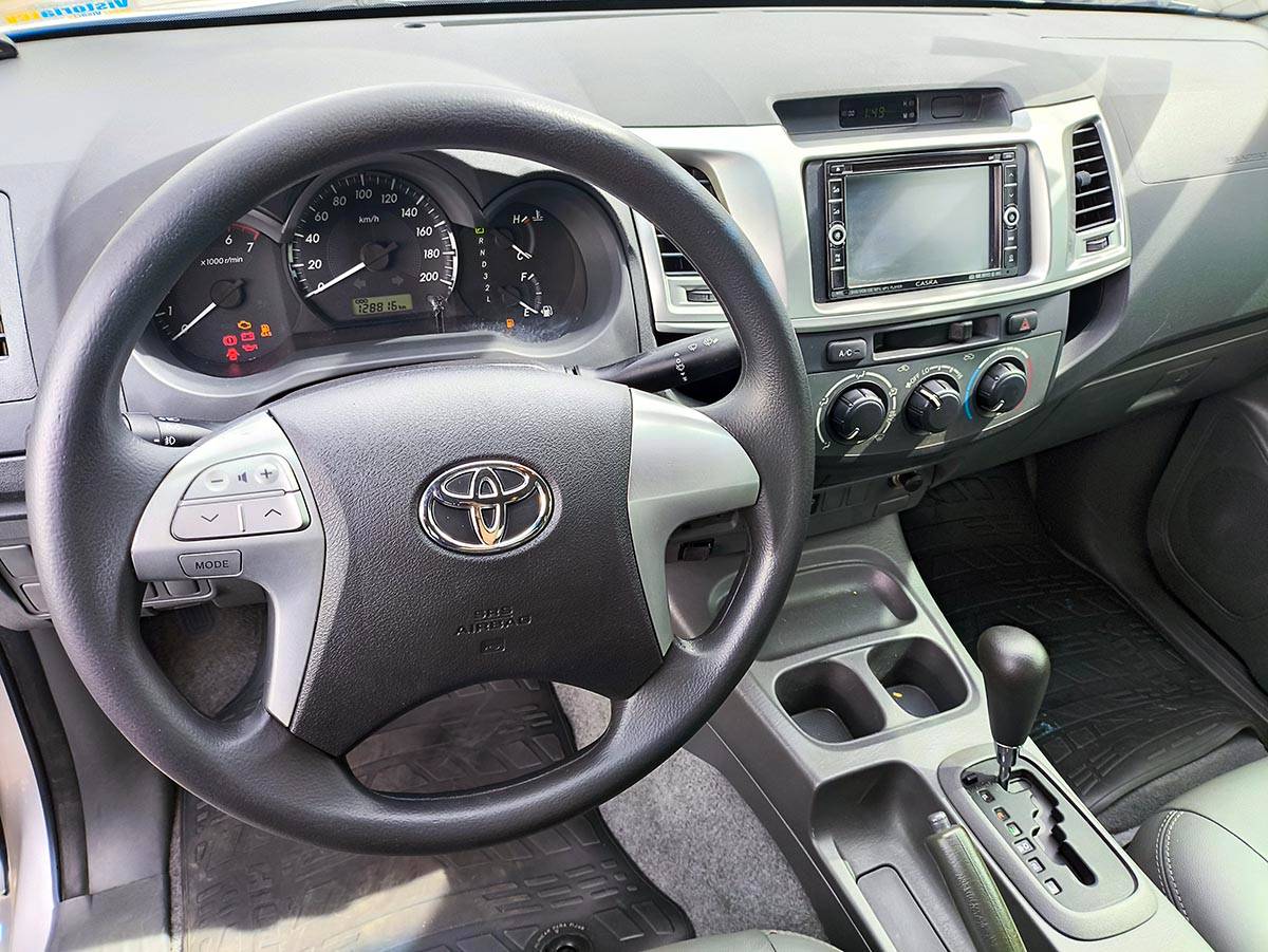 TOYOTA HILUX