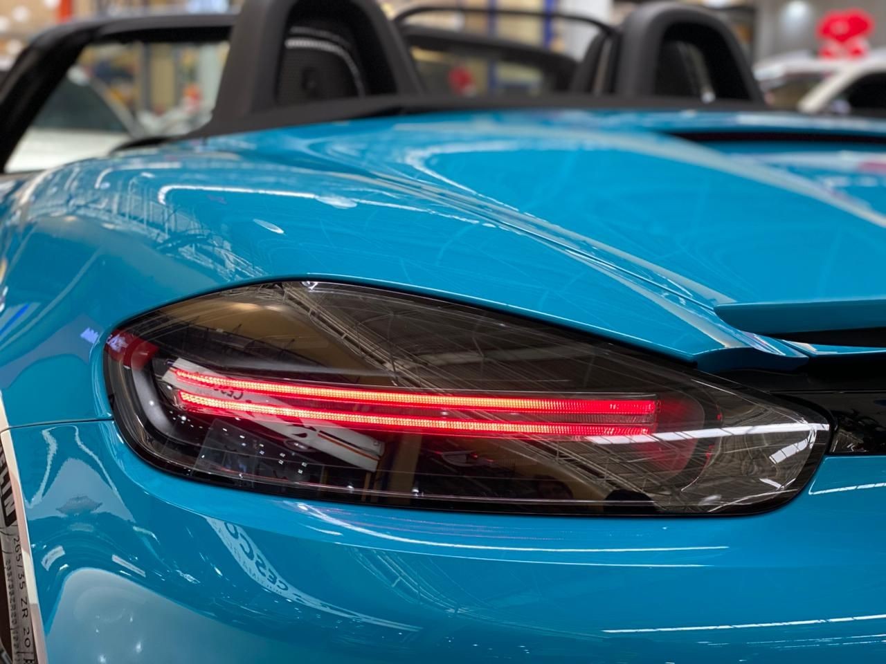 PORSCHE 718