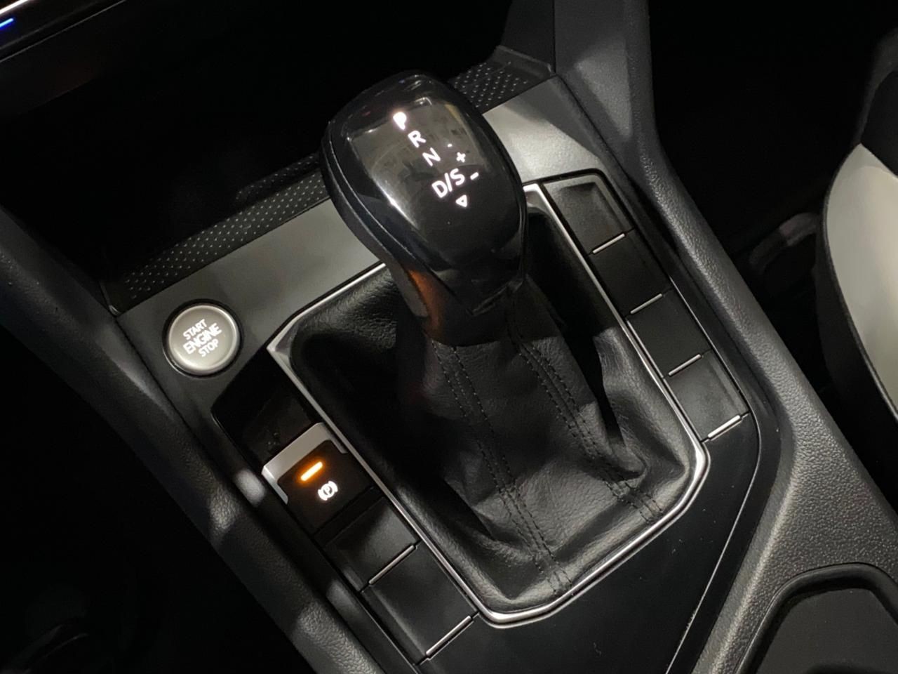 VOLKSWAGEN TAOS