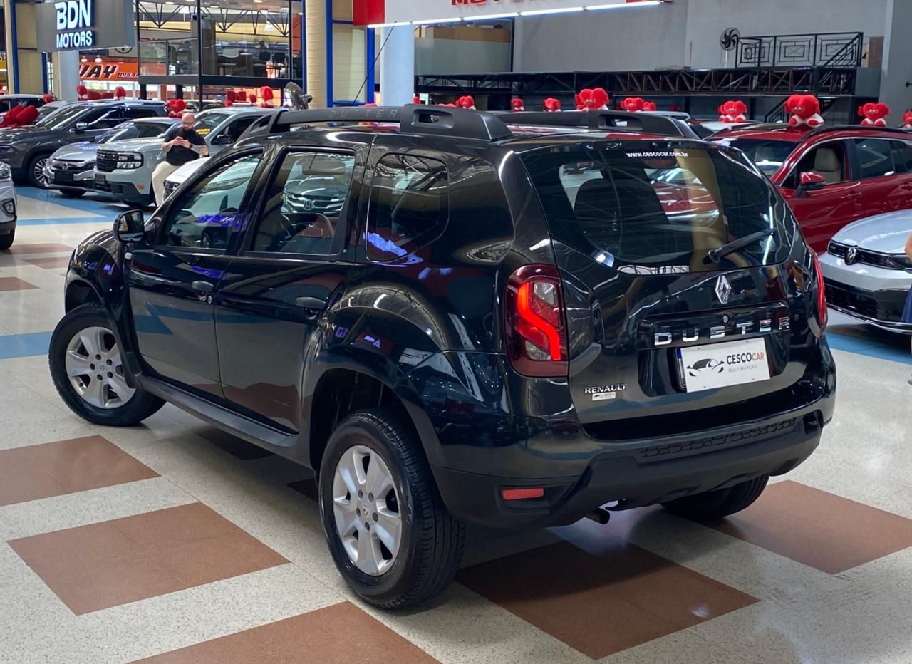 RENAULT DUSTER