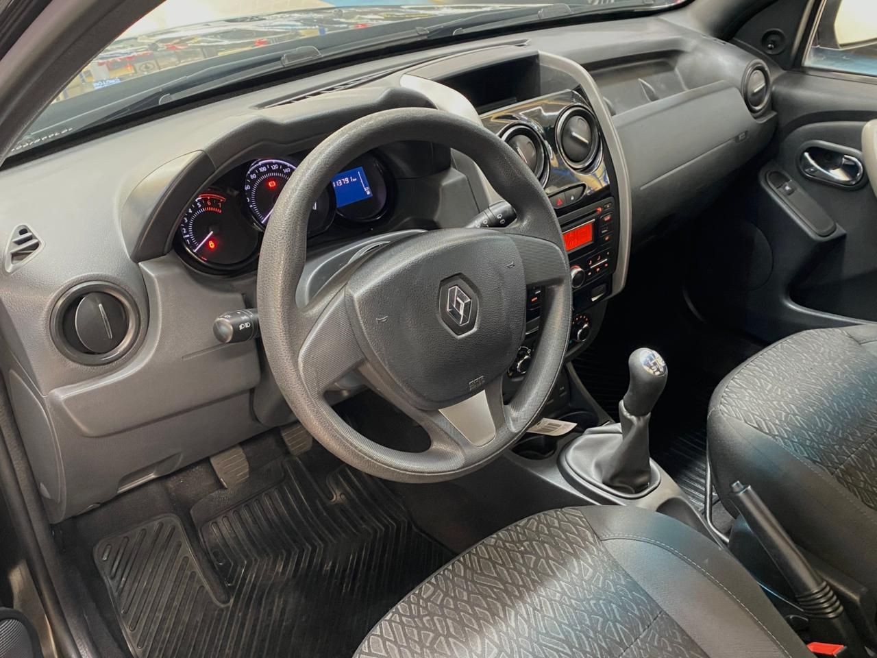 RENAULT DUSTER