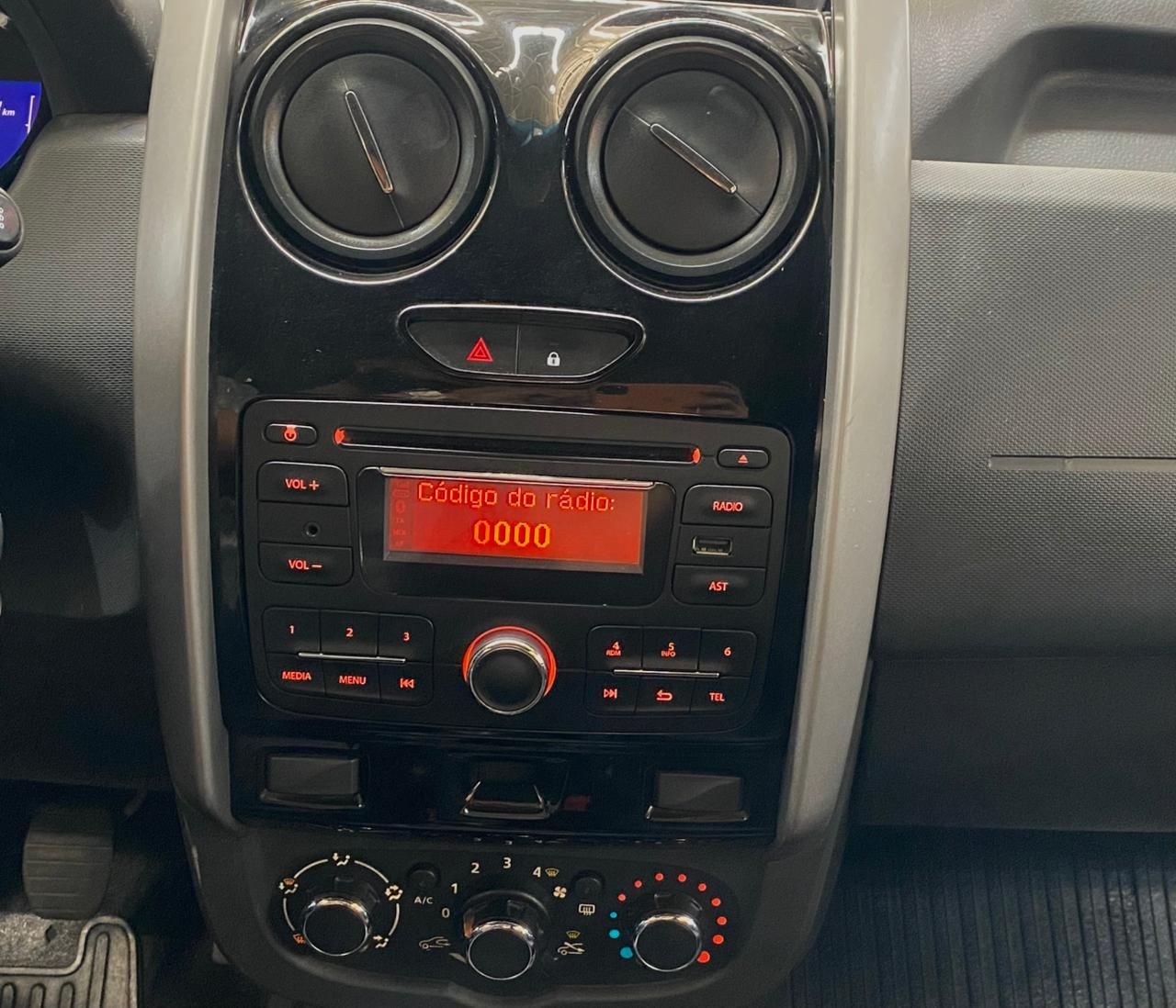 RENAULT DUSTER
