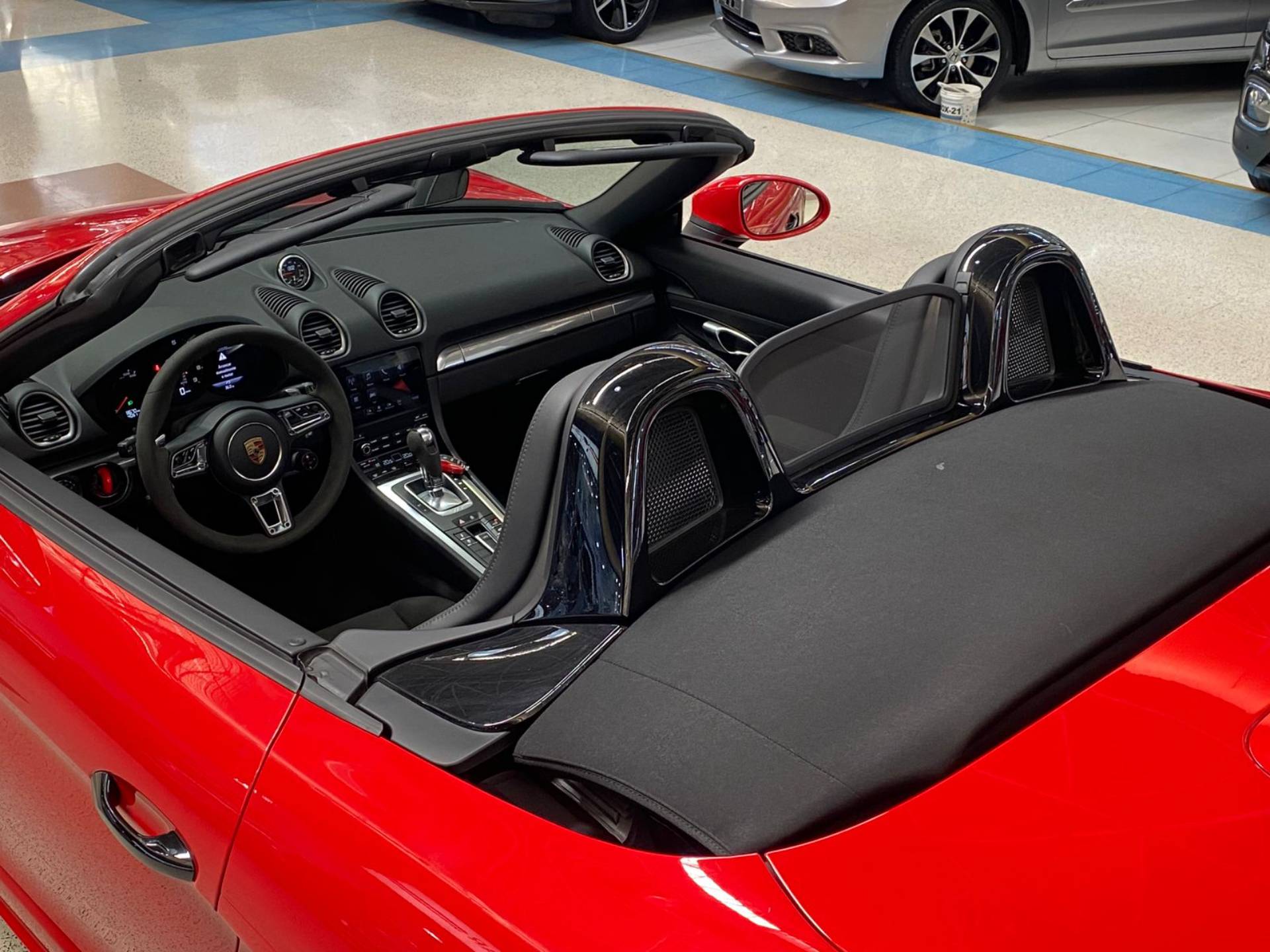 PORSCHE 718