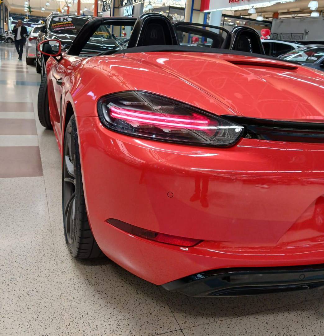 PORSCHE 718