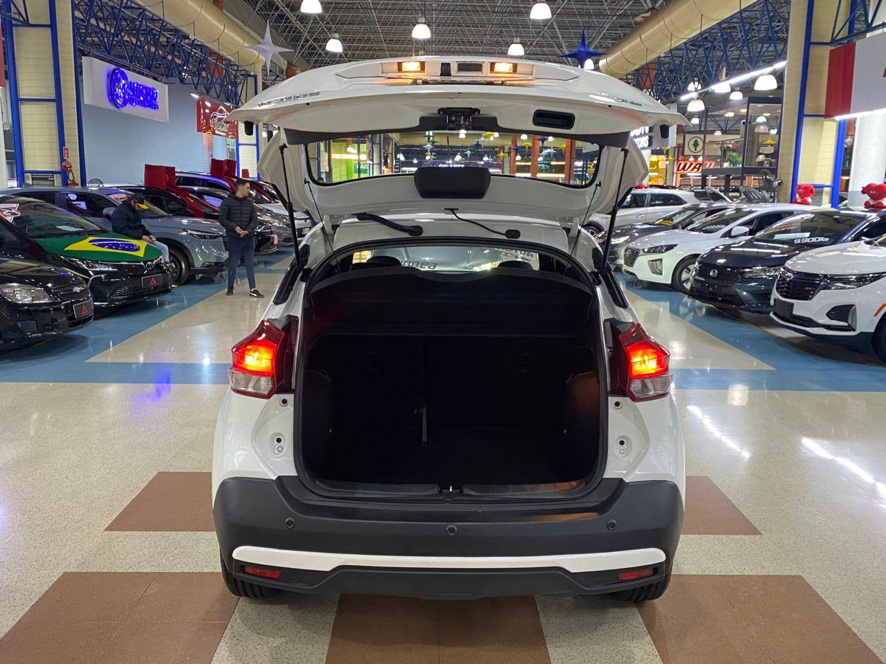 NISSAN KICKS