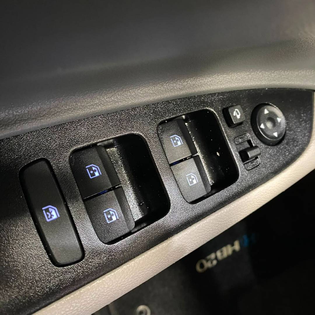 HYUNDAI HB20S