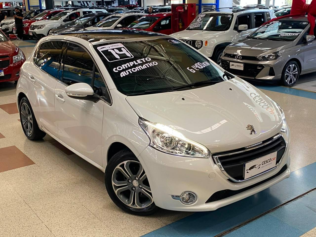 PEUGEOT 208