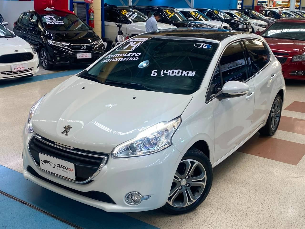 PEUGEOT 208