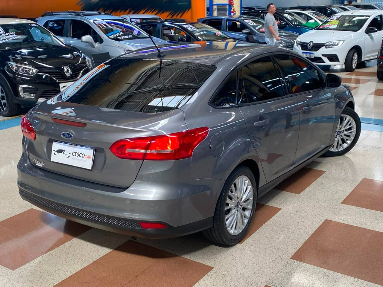 FORD FOCUS