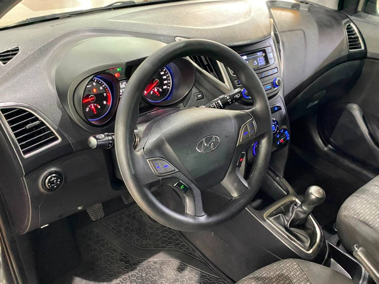 HYUNDAI HB20