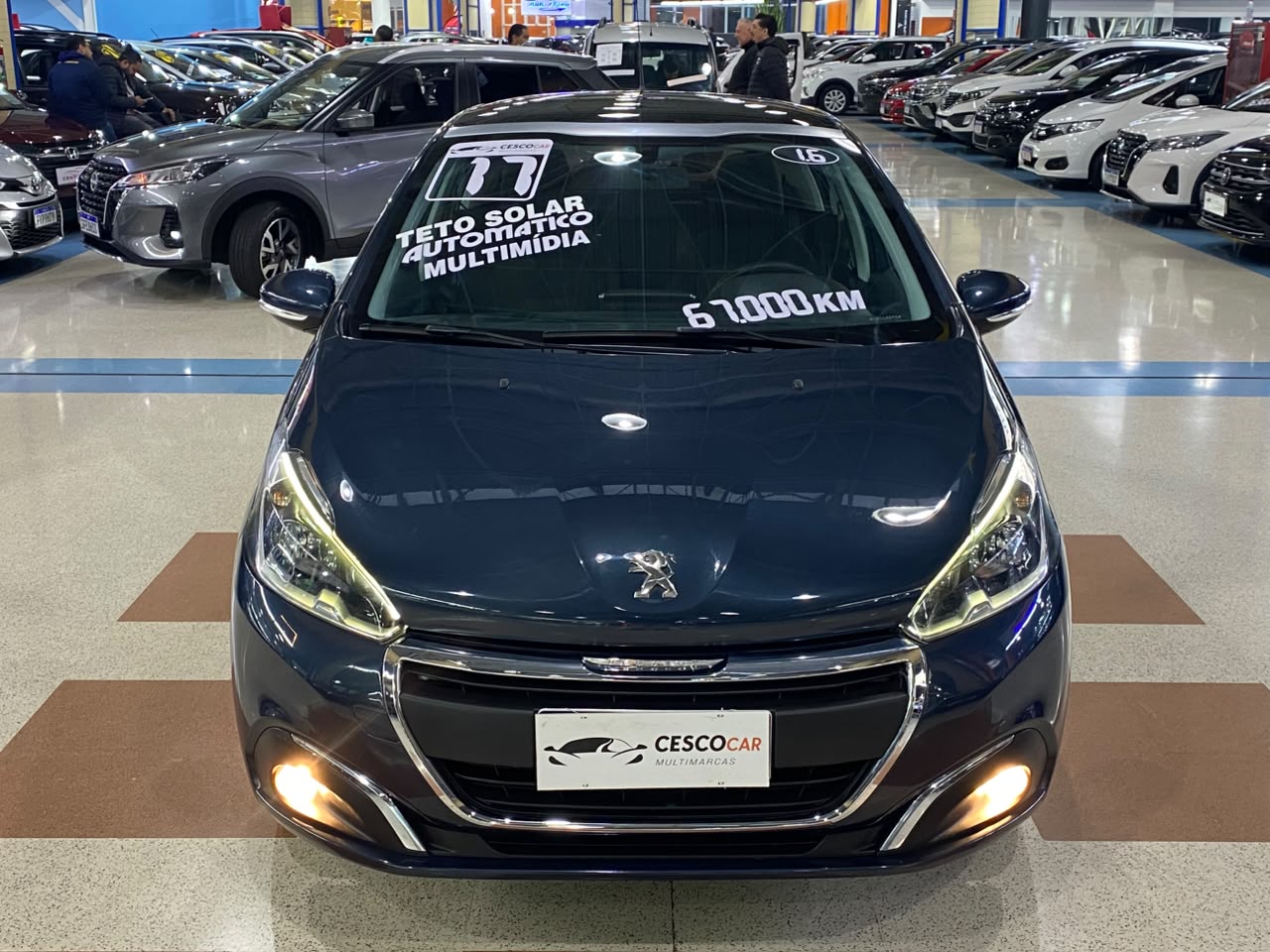 PEUGEOT 208