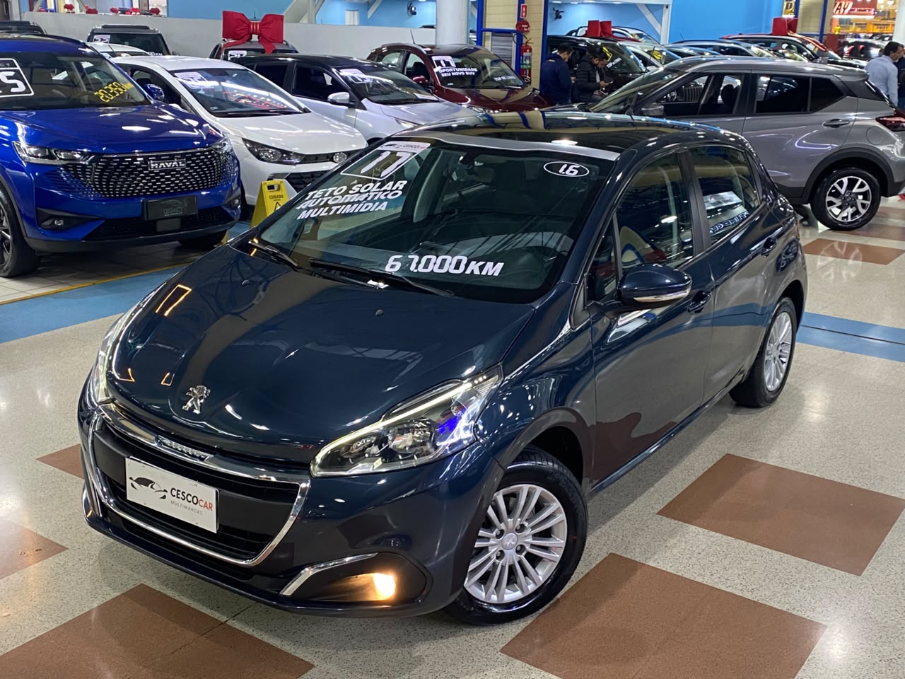 PEUGEOT 208