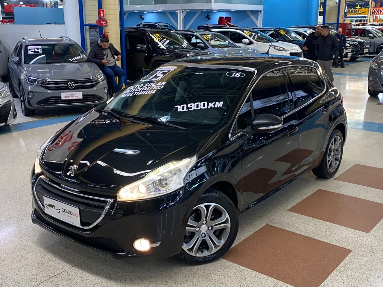 PEUGEOT 208