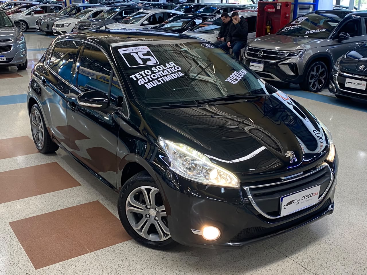 PEUGEOT 208