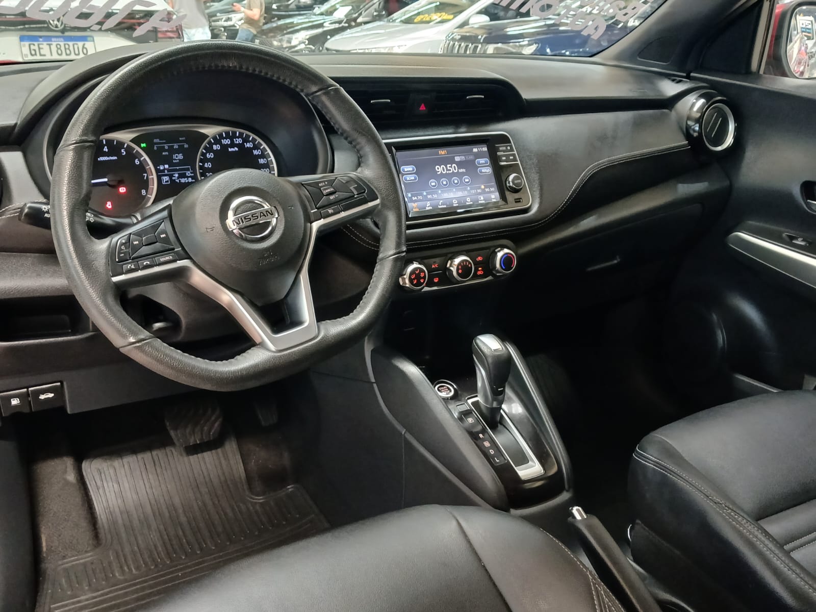 NISSAN KICKS