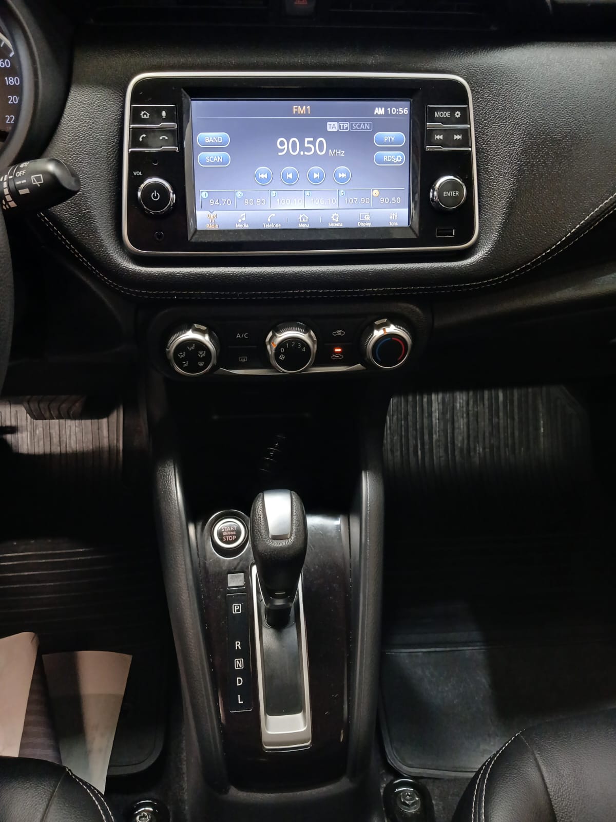 NISSAN KICKS