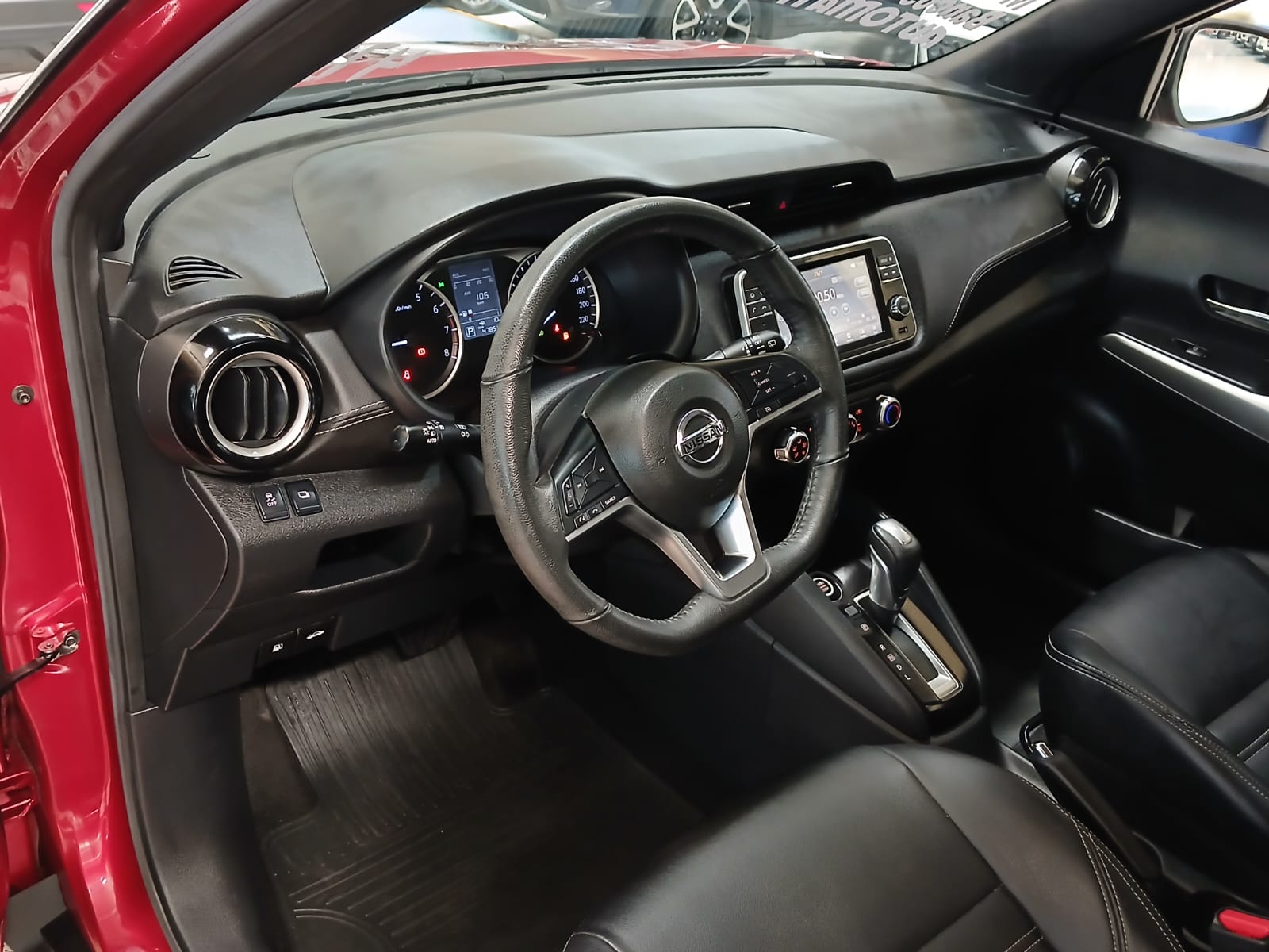 NISSAN KICKS