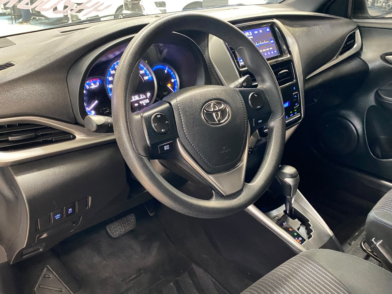 TOYOTA YARIS