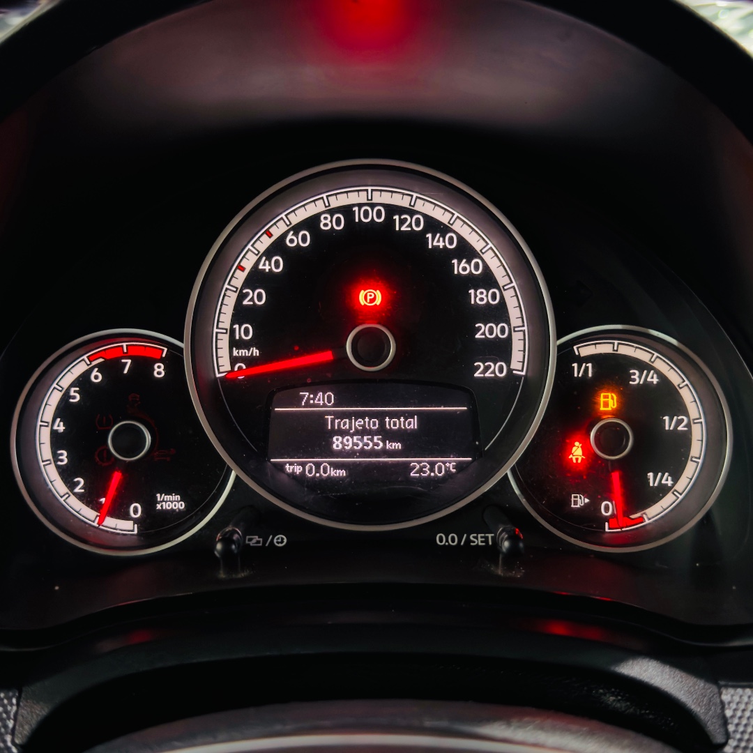 VOLKSWAGEN UP