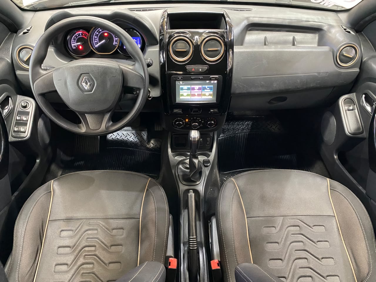 RENAULT DUSTER