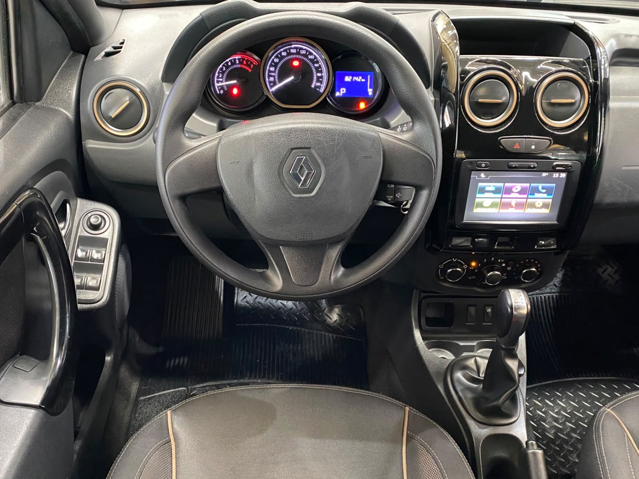 RENAULT DUSTER