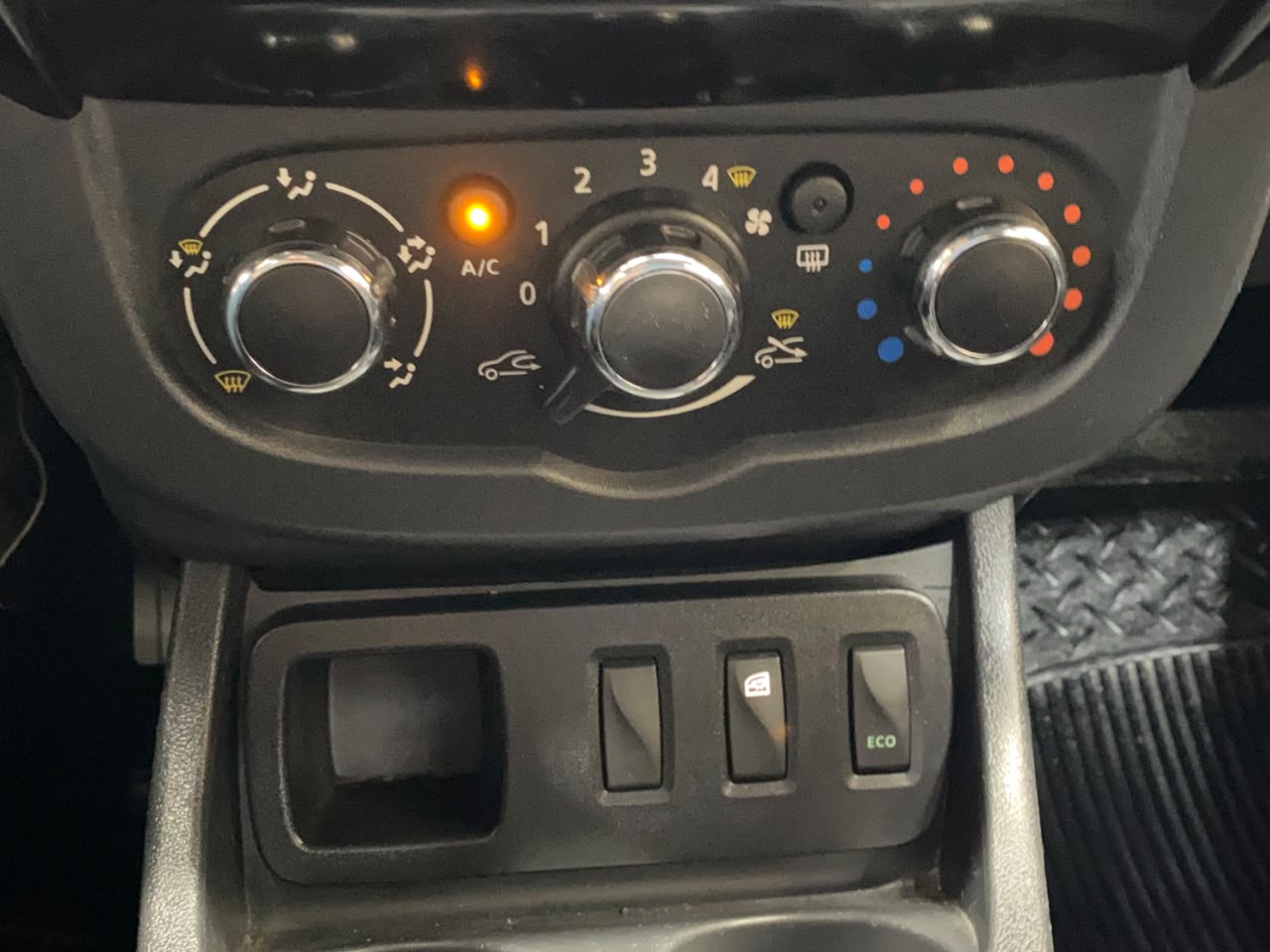 RENAULT DUSTER